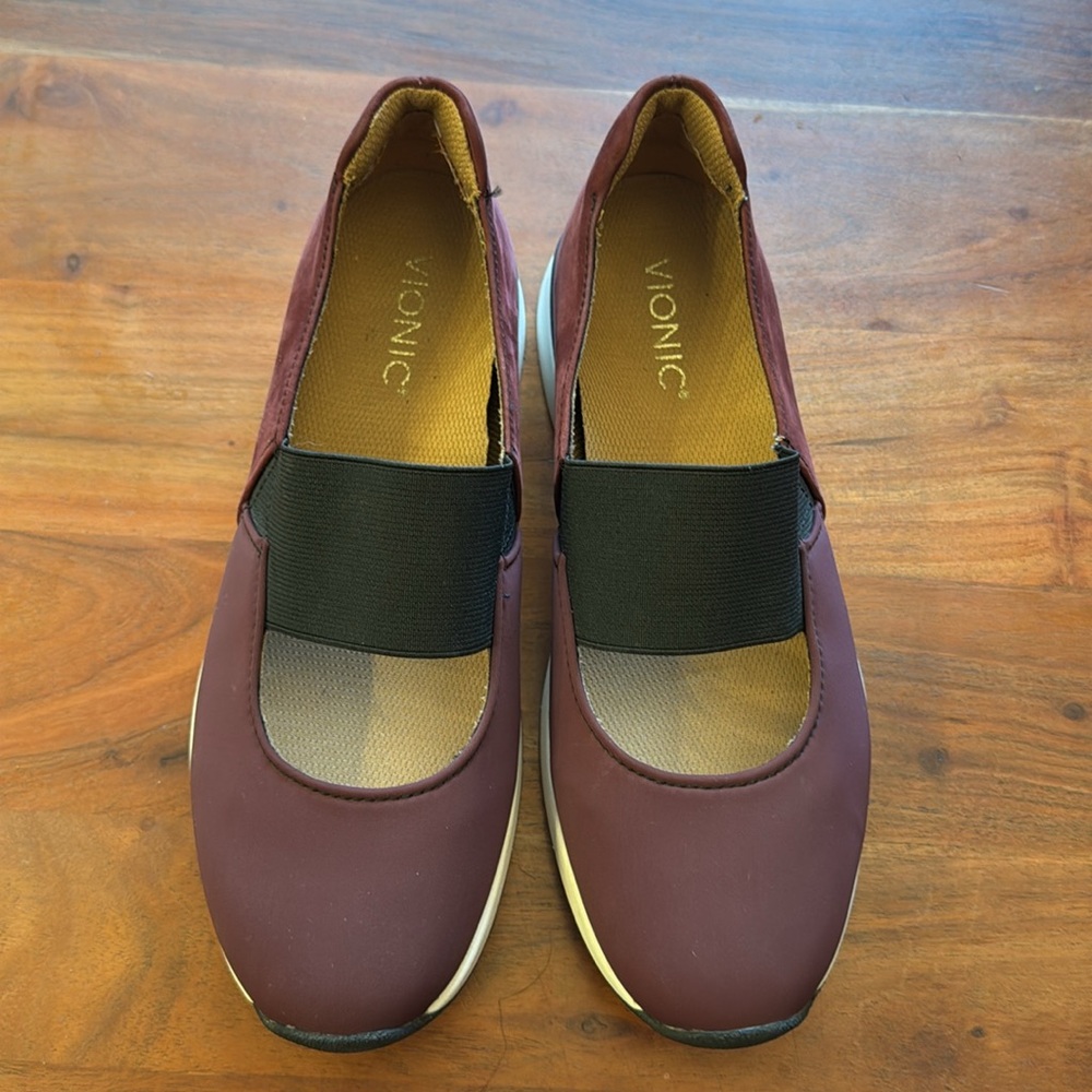 Vionic Cadee Flats - Picture 2 of 13